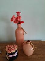 Te Koop  :  2 Vazen, Huis en Inrichting, Overige kleuren, Aardewerk of Porselein, Ophalen of Verzenden, Zo goed als nieuw
