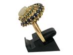 18 kt gouden pauwenring met saffier, smaragd, opaal. mt 20, 19 tot 20, Zo goed als nieuw, Met edelsteen, Www.nynkegardenier.nl