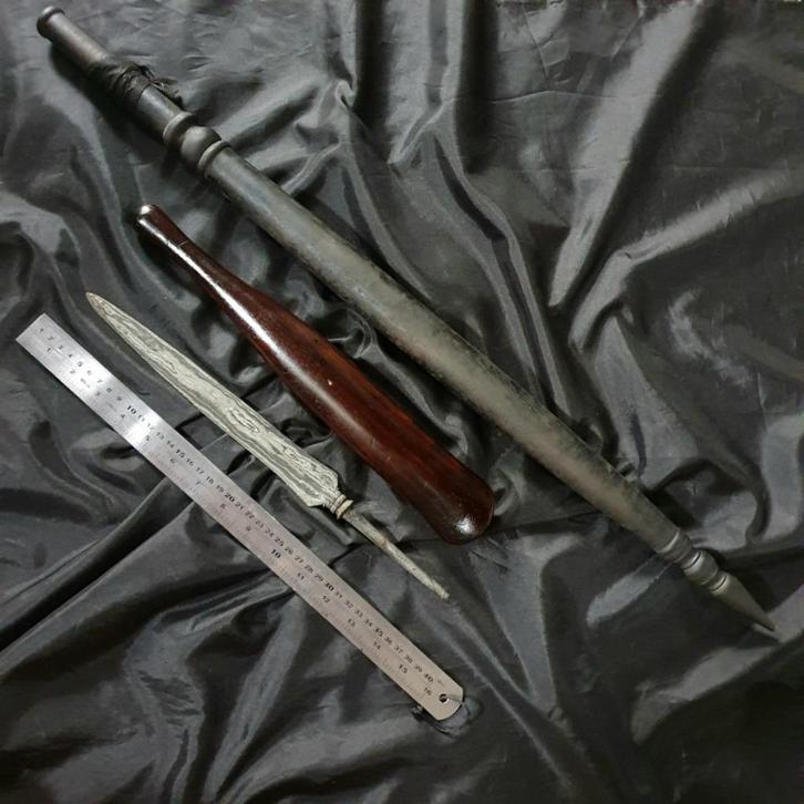 Antieke Speer Tombak Biring Lanang Ngulit Semongko TNI13, Antiek en Kunst, Kunst | Niet-Westerse kunst, Verzenden