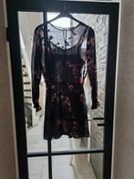 Te koop nieuwe zwart/rode damesjurk, maat 40, merk Ichi, Kleding | Dames, Maat 38/40 (M), Nieuw, Ophalen of Verzenden, Knielengte