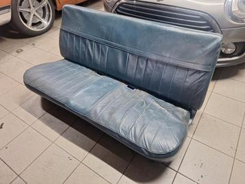 Bankje voor een Chevrolet Suburban  beschikbaar voor biedingen