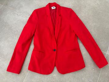 Rode blazer beschikbaar voor biedingen