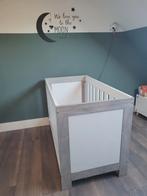Babykamer compleet (Babybed, commode en kast), Kinderen en Baby's, Kinderkamer | Complete kinderkamers, Ophalen, Zo goed als nieuw