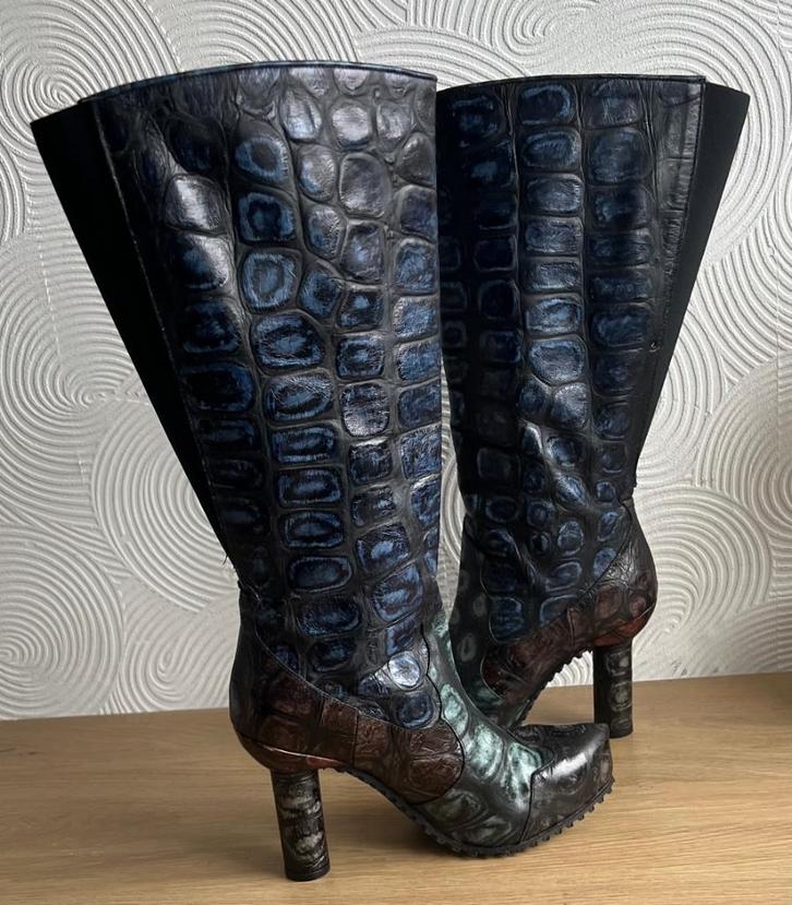 Muxart Barcelona.  Aparte leren laarzen. Mt 37., Kleding | Dames, Schoenen, Zo goed als nieuw, Hoge laarzen, Overige kleuren, Ophalen of Verzenden