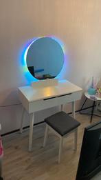 Make up tafeltje met kruk, Ophalen, Gebruikt, Hout, Minder dan 100 cm