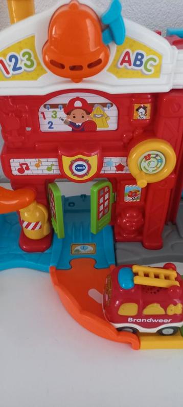 VTech Toet Toet Auto Brandweerkazerne beschikbaar voor biedingen