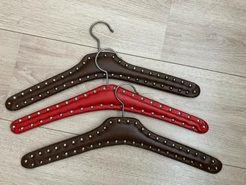 Vintage Kledinghangers/Knaapjes beschikbaar voor biedingen