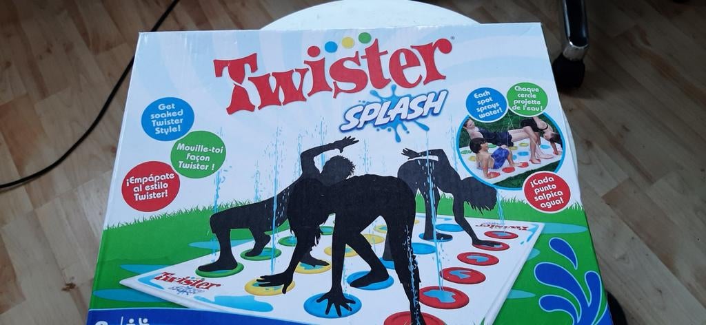 Twister Splash - Nieuw!, Vijf spelers of meer, Ophalen of Verzenden, Nieuw, Hasbro