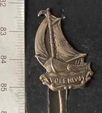 speld, Volendam, zeilboot type 2 (B, Verzamelen, Speldjes, Pins en Buttons, Ophalen of Verzenden, Gebruikt, Stad of Land, Speldje of Pin