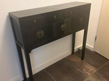 Chinese Sidetable - Smal & Elegant beschikbaar voor biedingen