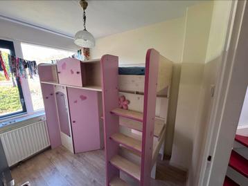 Prinsessenbed - Hoogslaper met bureau en ruime kast beschikbaar voor biedingen