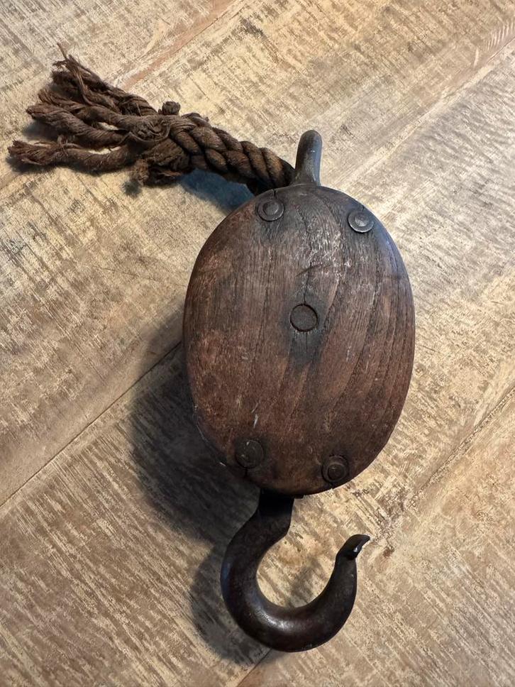 Vintage Houten Katrol - Robuust & Decoratief, Antiek en Kunst, Antiek | Overige Antiek, Ophalen of Verzenden