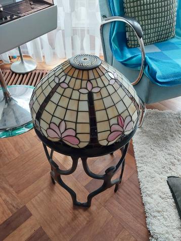 Tiffany style lampenkap  beschikbaar voor biedingen