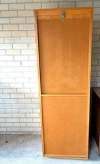 eenvoudige hangkast voor de reservekleding, Huis en Inrichting, Kasten | Kledingkasten, Ophalen, Overige materialen, Gebruikt