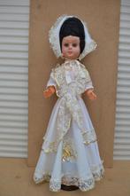 Grote slanke Italiaanse pop met originele kleding NR 1834, Verzamelen, Poppen, Ophalen of Verzenden, Zo goed als nieuw, Pop