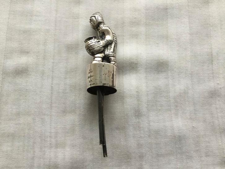 Zilveren flessen stop. Man met kruik. Schenker., Antiek en Kunst, Antiek | Goud en Zilver, Ophalen of Verzenden
