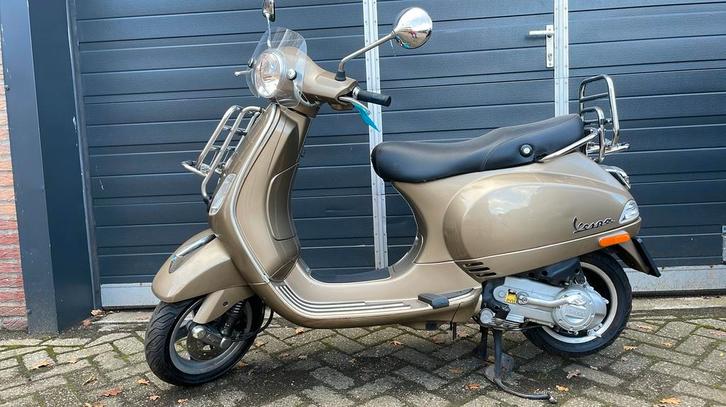 zeer nette vespa lx touring 4 takt, Fietsen en Brommers, Scooters | Vespa, Zo goed als nieuw, Vespa LX, Benzine, Ophalen of Verzenden