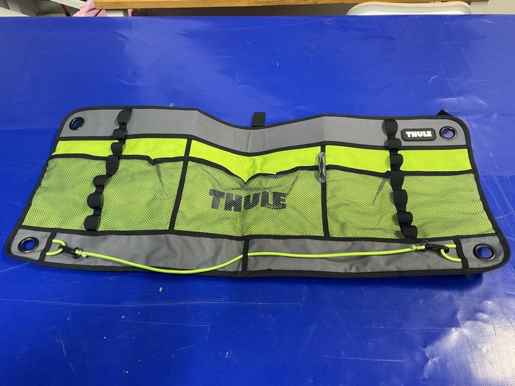 Thule 90cm opbergvak net tas voor in de kofferbak of camper, Caravans en Kamperen, Ophalen, Zo goed als nieuw
