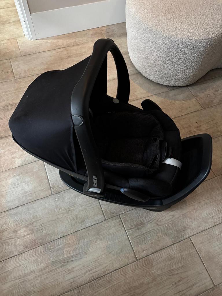 Maxi Cosi Pebble Pro i-Size incl. Isofix en stoelverkleiner, Ophalen, Zijbescherming, Zo goed als nieuw, Isofix