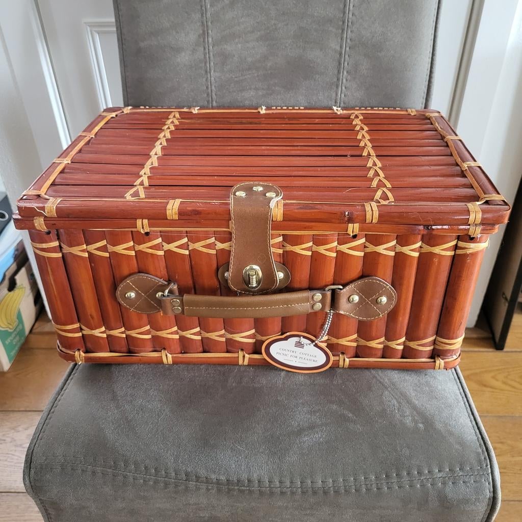 Compleet picknickset in rieten mand - Country Cottage, Ophalen of Verzenden, Zo goed als nieuw, Zonder inhoud
