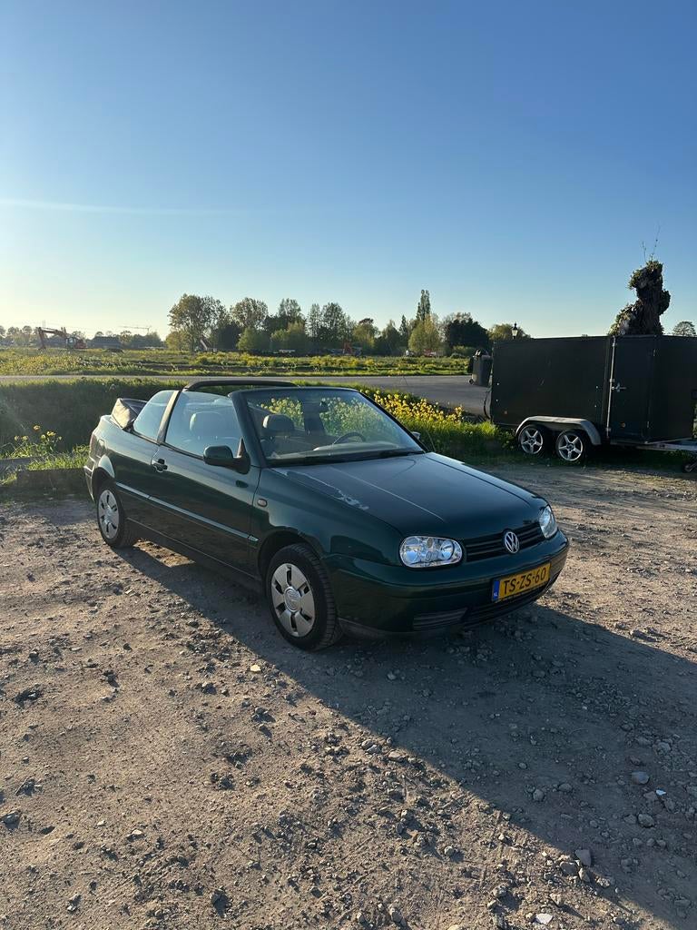 Volkswagen Golf 1.8 Cabriolet 66KW 1998 Groen, Auto's, Volkswagen, Zwart, 4 cilinders, Cabriolet, 4 stoelen