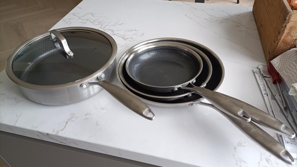 Alpina pannen set, Huis en Inrichting, Keuken | Potten en Pannen, Ophalen of Verzenden
