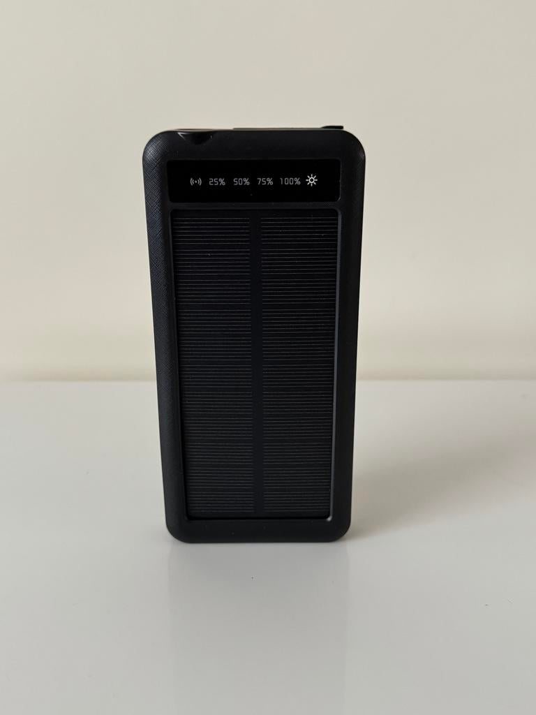 Nieuwe Solar Powerbank 10.000 mAh met ingebouwde kabels, Ophalen of Verzenden, Nieuw