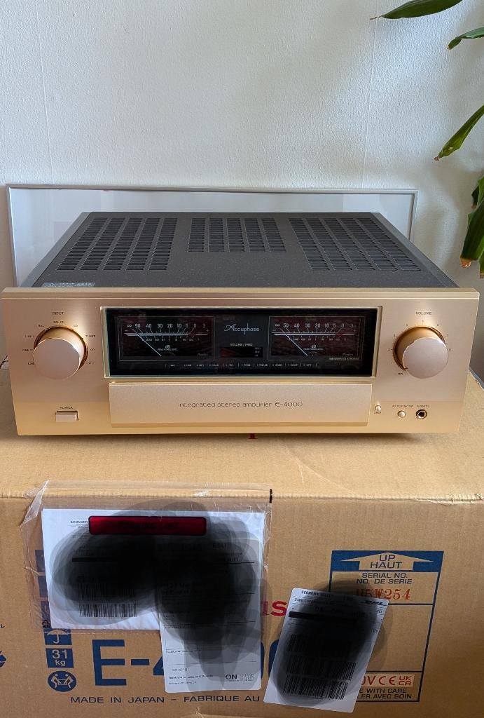 Accuphase E 4000, Audio, Tv en Foto, Overige merken, Verzenden, Zo goed als nieuw, 120 watt of meer