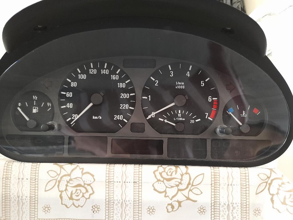 BMW E46 serie-3 kilometerteller - Dashboard/ Schakelaars, Auto-onderdelen, Ophalen, BMW