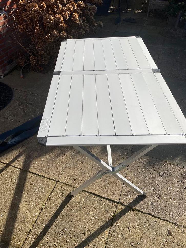 Handige opvouwbare campingtafel - Ideaal voor buiten!, Caravans en Kamperen, Kampeermeubelen, Zo goed als nieuw, Campingtafel