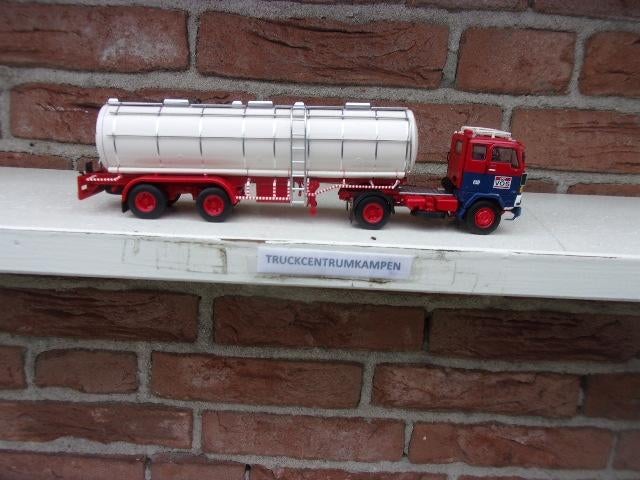 Tekno  Volvo  F88  met   tankoplegger  van  Wim  Vos., Ophalen of Verzenden, Nieuw, Bus of Vrachtwagen, Tekno