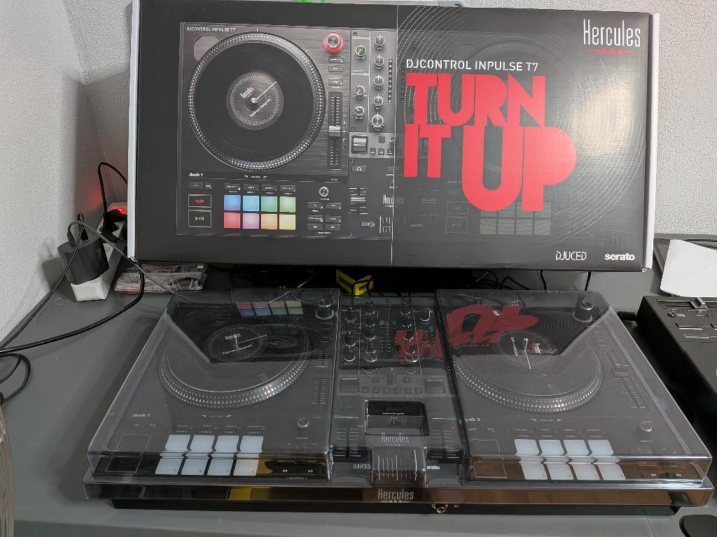 Hercules DJControl Inpulse T7 | ZGAN | Decksaver | Garantie!, Ophalen, Zo goed als nieuw, Draaitafel, Overige merken