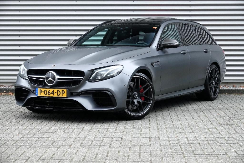 Mercedes-Benz E-Klasse E63 S AMG 612pk 4MATIC AMG Pano Burm., Auto's, Mercedes-Benz, Automaat, 8 cilinders, 138 €/maand, Leder