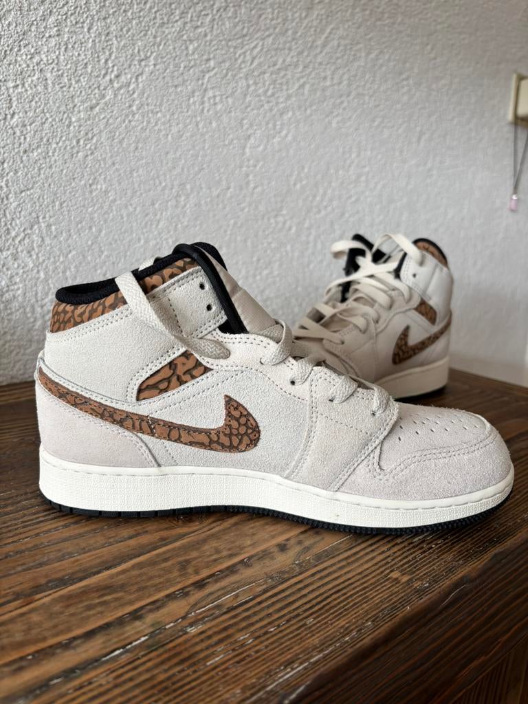 Nike jordan maat 38, Kleding | Dames, Schoenen, Ophalen of Verzenden, Zo goed als nieuw, Sneakers of Gympen