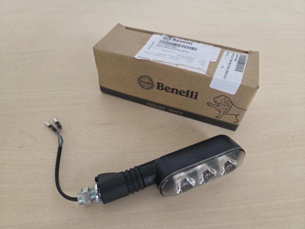 Richtingaanwijzer BENELLI LEONCINO + LEONCINO TRIAL, Motoren, Nieuw, Ophalen of Verzenden, Benelli, Nb