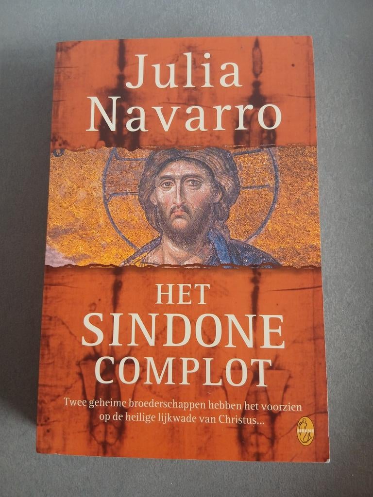Julia Navarro - Het Sindone Complot, Boeken, Ophalen of Verzenden, Zo goed als nieuw, J. Navarro