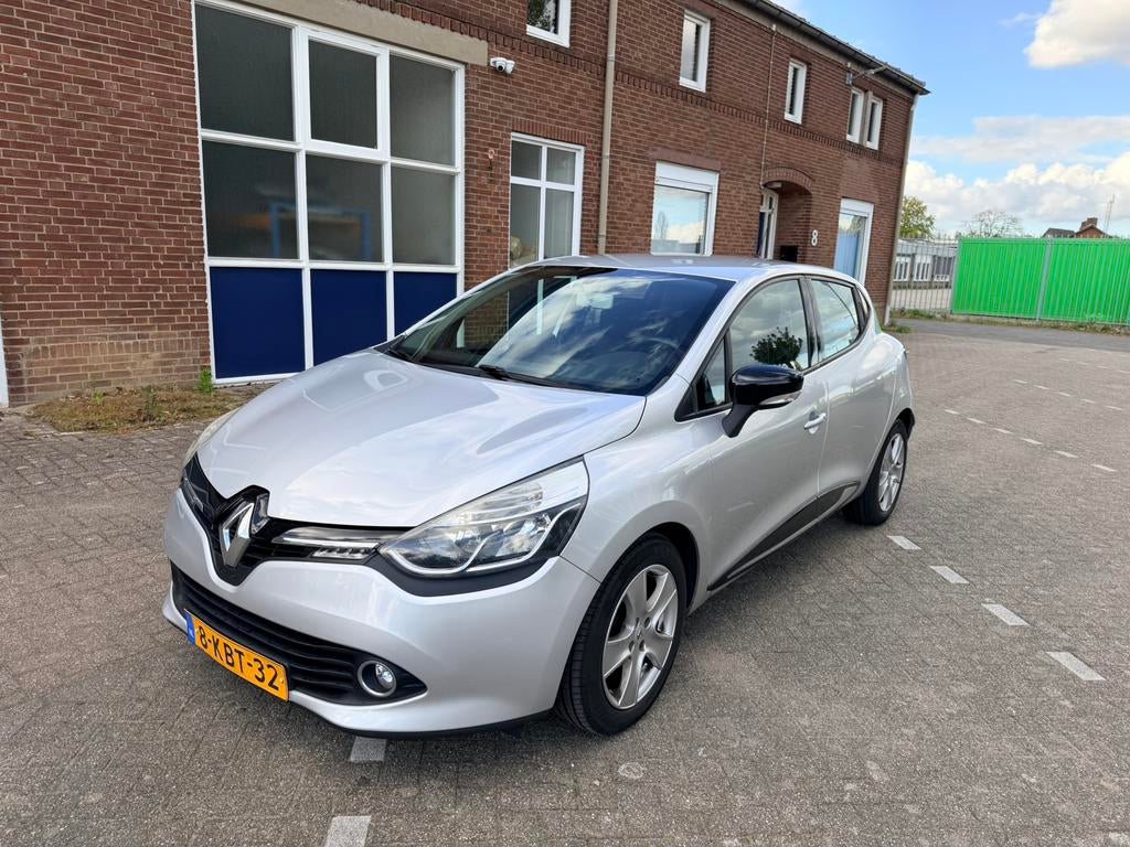 Renault Clio Energy TCe 90pk S&S Eco2 2013 Grijs, Auto's, Voorwielaandrijving, 898 cc, 40 €/maand, 540 kg
