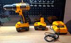 DeWalt accuboormachine 18V DC722 + 2 accu’s + lader, Doe-het-zelf en Verbouw, Gereedschap | Boormachines, Ophalen, Gebruikt, Boor- en Schroefmachine