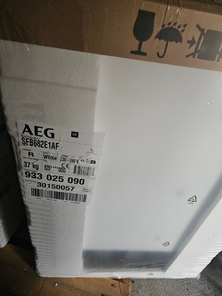 AEG SFB682E1AF Koelkast Wit, Ophalen, Minder dan 85 cm, 100 tot 150 liter, Nieuw