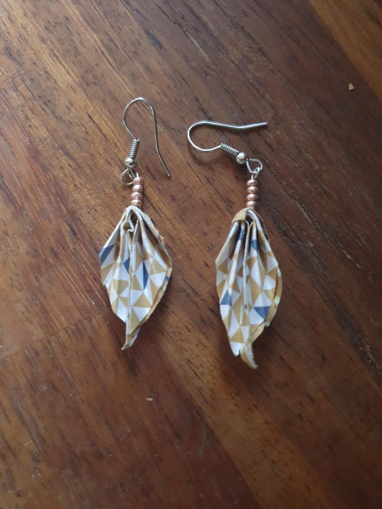 Nieuw! Bijzondere zelfgemaakte oorbellen van karton!, Sieraden, Tassen en Uiterlijk, Oorbellen, Verzenden, Nieuw, Overige materialen