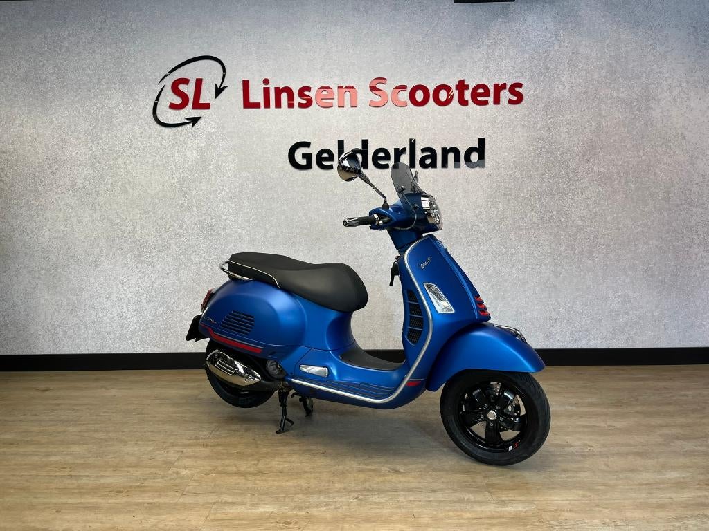 Vespa GTS 300cc HPE Super Sport Mat Blauw 2021, Scooter, 300 cc, Particulier, Minimaal motorrijbewijs A2