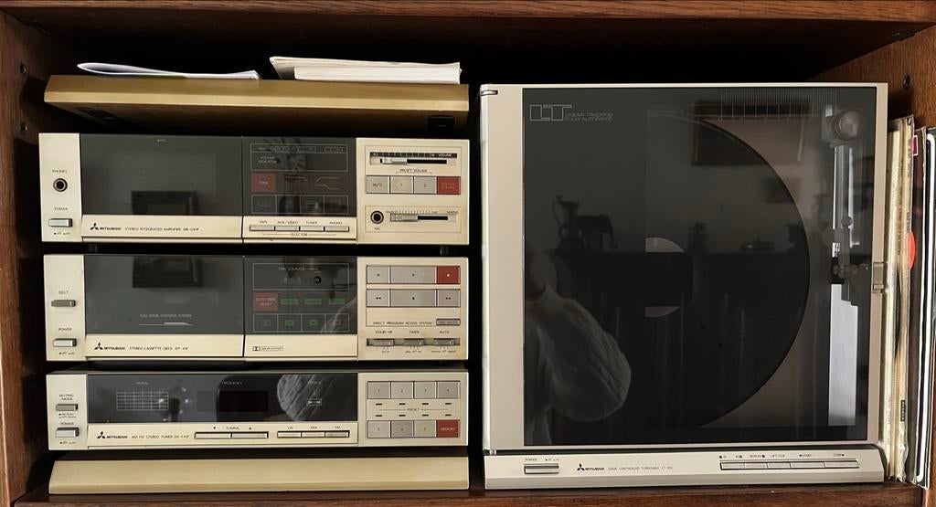 Mitsubishi stereoset met verticale platenspeler, Ophalen, Gebruikt, Cassettedeck, Losse componenten