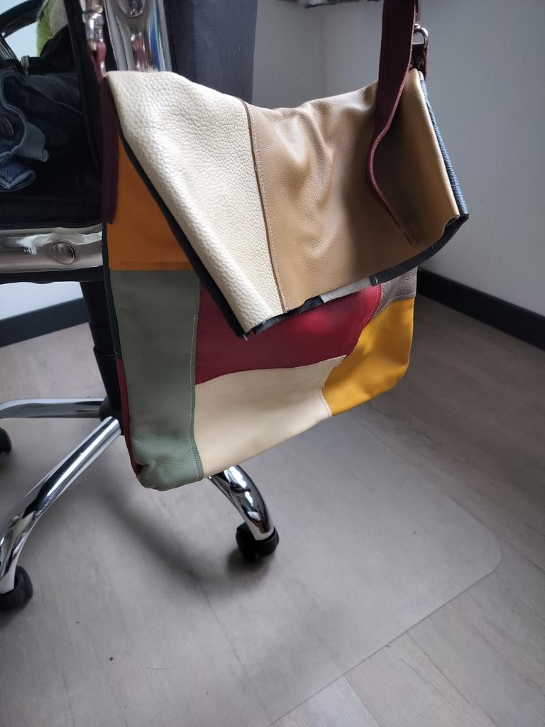 Leren tas met overslag. Gemaakt van restleer., Ophalen of Verzenden, Nieuw