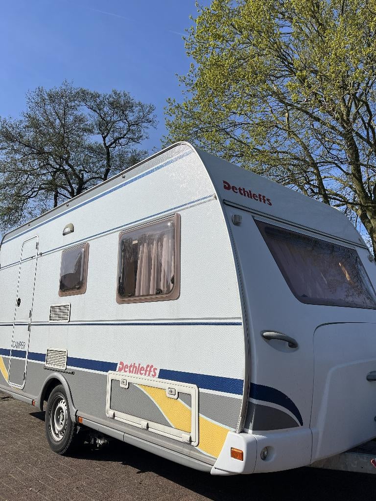 Mooie Dethleffs Camper EF2 440, Schokbreker, Vast bed, Bedrijf, Treinzit