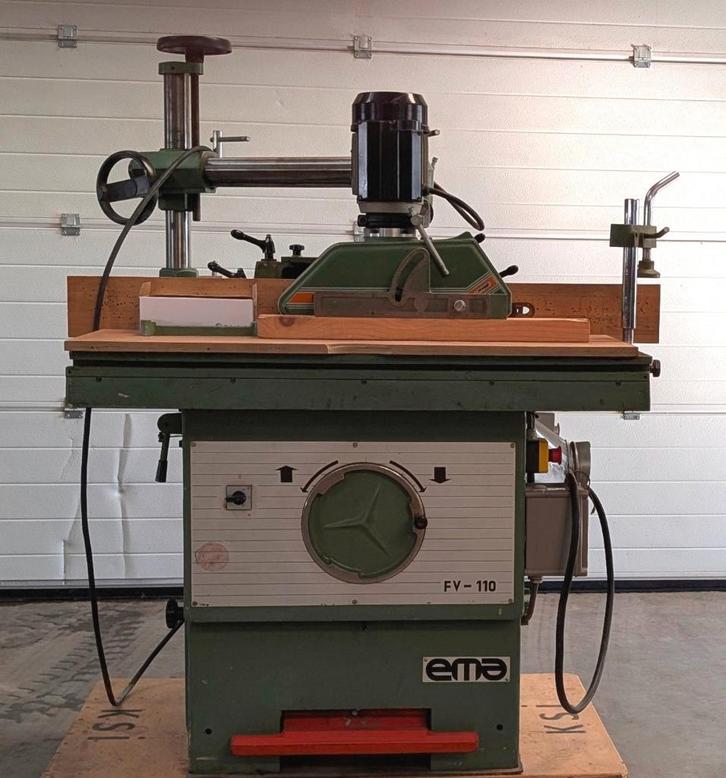 Freesbank met roltafel, Doe-het-zelf en Verbouw, Gereedschap | Schuurmachines, Gebruikt, Overige typen, 1200 watt of meer, Ophalen