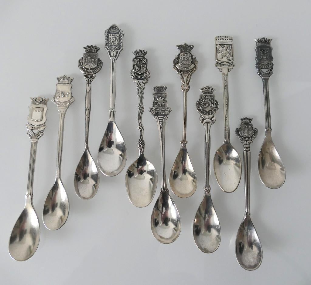 11 Gemeentewapen lepeltjes zie omschrijving, Antiek en Kunst, Antiek | Bestek, Ophalen of Verzenden