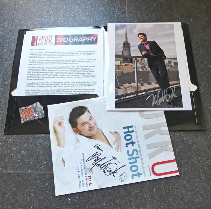 Matt Dusk fanclub pakket gesigneerde foto handtekening, Verzamelen, Muziek, Artiesten en Beroemdheden, Zo goed als nieuw, Foto of Kaart