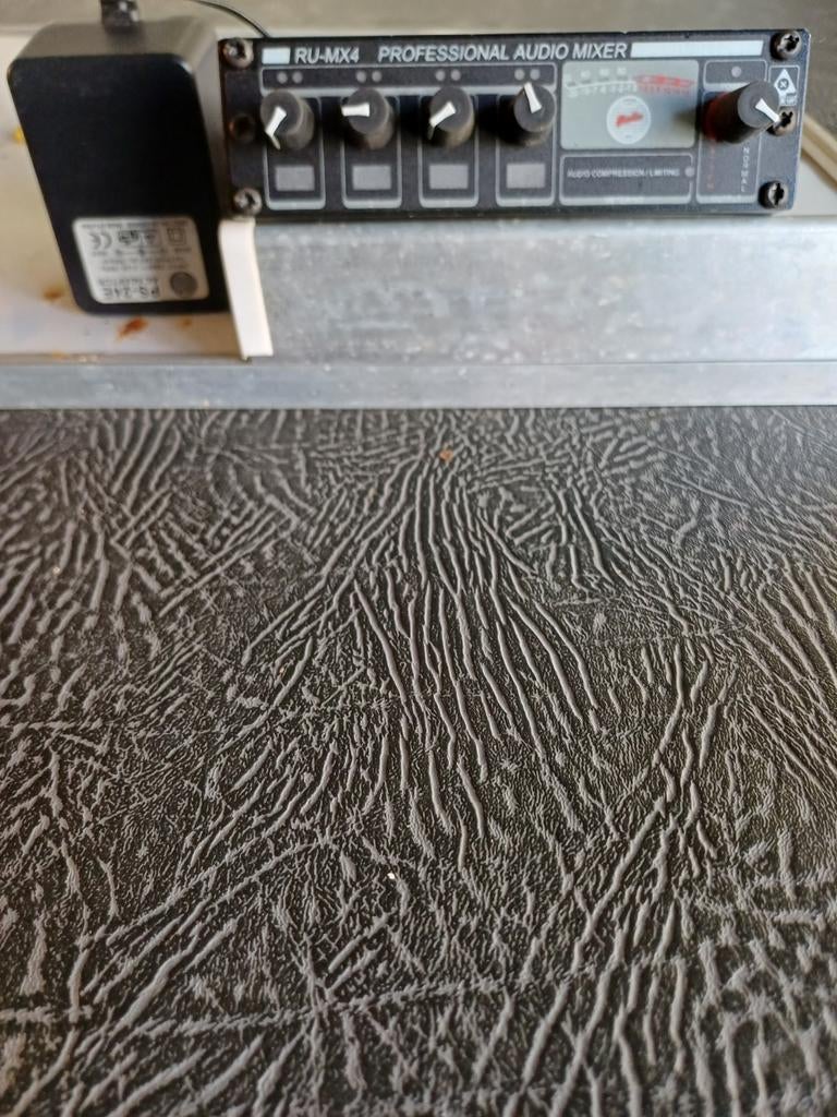 RU-MX4 professionele audio mixer, Ophalen of Verzenden