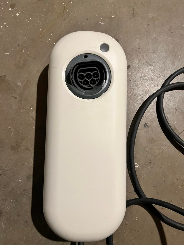 NewMotion Charge Smart Laadpaal (Red Dot Award 2016), Ophalen of Verzenden, Gebruikt, Universele onderdelen