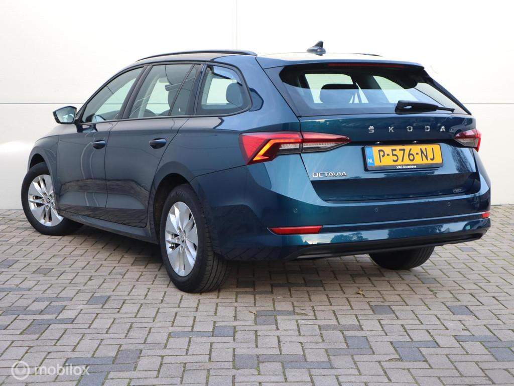 Skoda Octavia Combi 1.0 TSI LED CarPlay PDC Navi Clima Cruis, Voorwielaandrijving, Gebruikt, Euro 6, Blauw